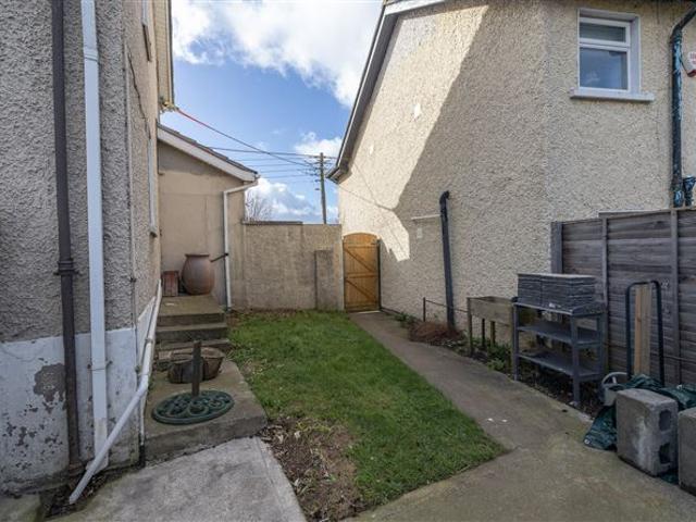 379,000 | 118 Rockfield Drive, Clondalkin, Dublin 22 BROE Auctioneers 4907 MyHome. Ie Residential