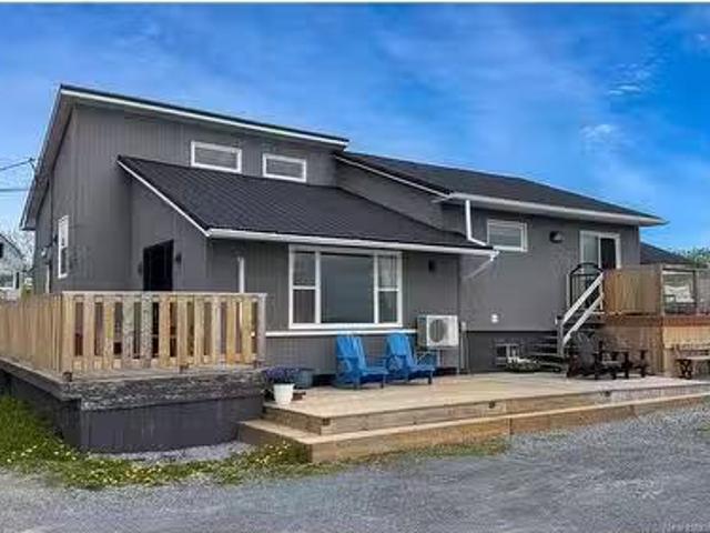 379 Demille St, Saint John, NB, E2M 2V6 house for sale List.