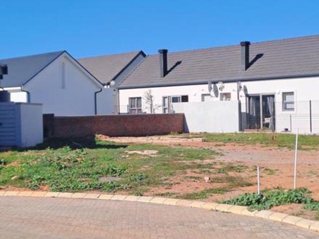 379 m² Land available in Robertson