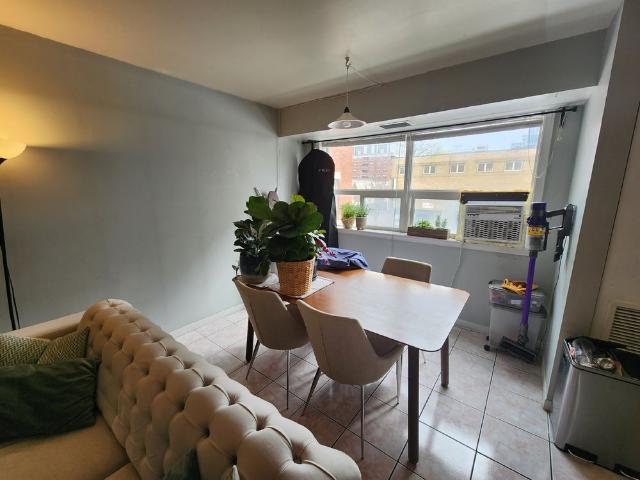 380 Frank Street 7