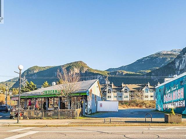 38188 & 38192 Cleveland Avenue Squamish, British Columbia