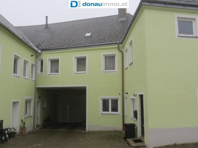 3812 Gr. Siegharts: Zentral gelegenes Anlageobjekt!