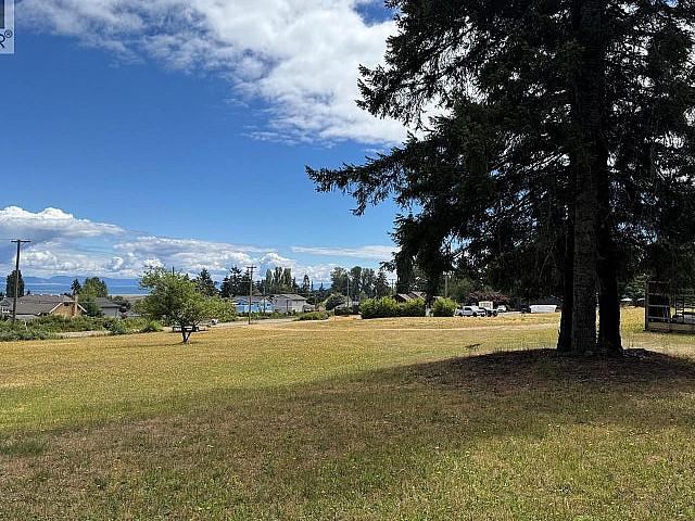 3824 Ross Ave Royston, British Columbia