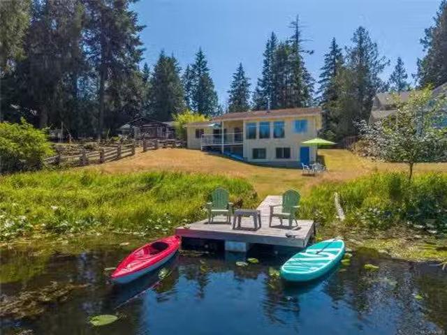 3826 Pirates Rd, Pender Island, BC, V0N 2M2 house for sale.