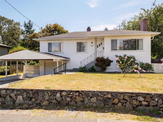 3832 Carey Rd, Saanich, BC, V8Z 4C4 house for sale | Listing ID 1042 | Royal LePage
