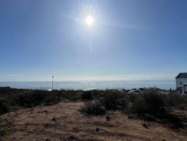 383 m² Land available in St Helena Views