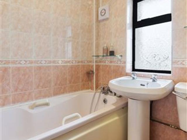 385,000 | 261 Errigal Road, Drimnagh, Dublin 12 City Homes 4974 MyHome. Ie Residential