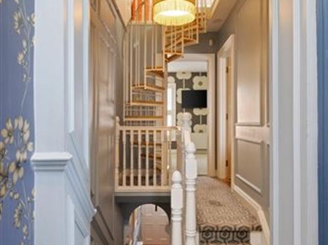 385,000 | 39 Broughton Street, Dundalk, Co. Louth Sherry FitzGerald Carroll 5010 MyHome. Ie Residential