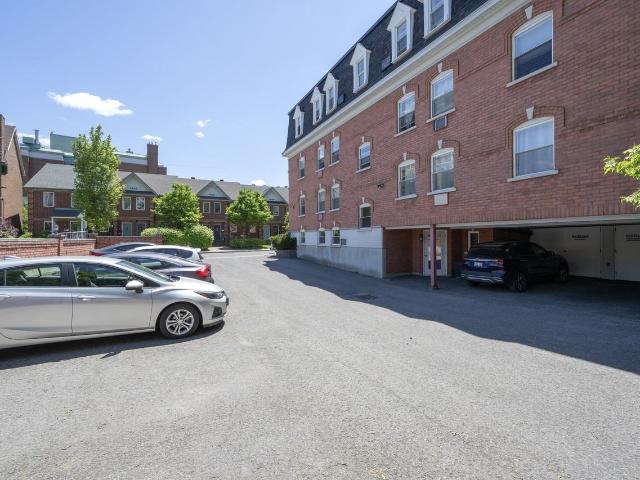 385 Bell St South 2 Bedroom Apartment for Rent at 385 Bell St S, Ottawa, ON K1S 4K3 Centretown West