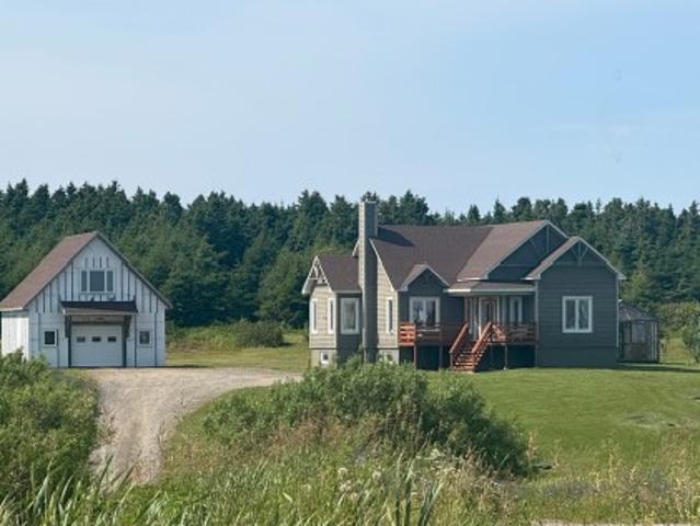 386 Ch. Du Bassin, Les Îles De La Madeleine, QC, G4T 0B7 Luxury House for sale | Listing ID 26614 | Royal LePage Carriage Trade Luxury Properties