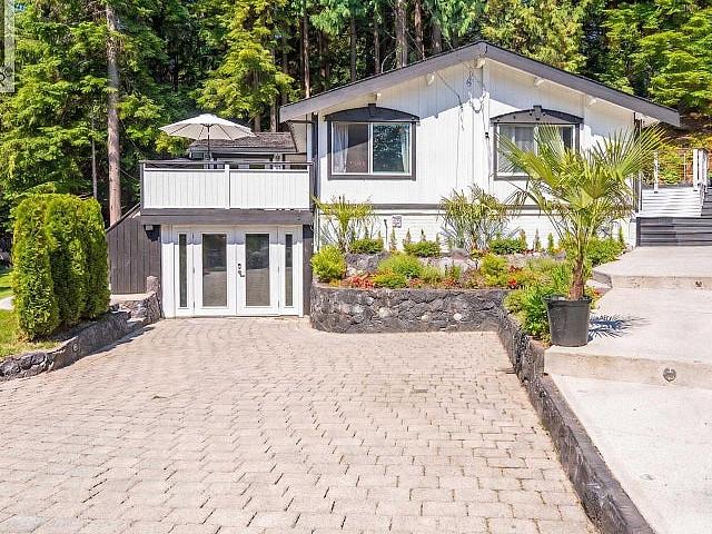 3870 Emerald Drive North Vancouver, British Columbia