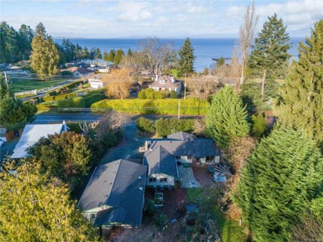 3872 Island Hwy West, Qualicum Beach, BC, V9K 2G9 house for sale | Listing ID 1038 | Royal LePage