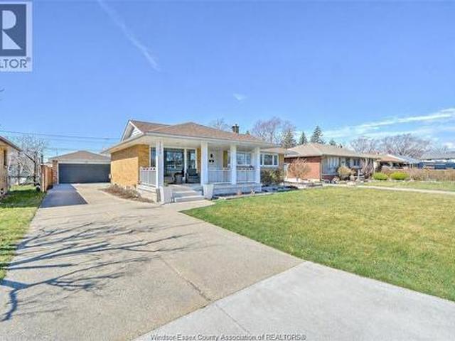 3881 Mount Carmel Drive, Windsor, ON, N9G 2C6 house for sale | Listing ID 26011 | Royal LePage