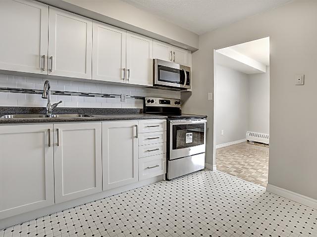 3895 Lawrence Avenue, East Scarborough 3 Bedroom [object Promise] for Rent