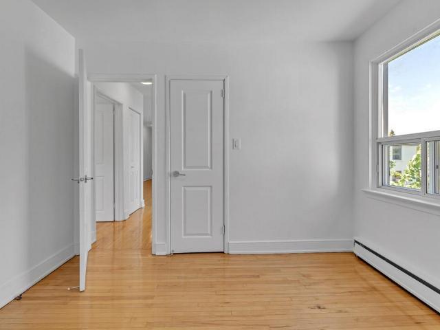 389 401 Yonge Street 1 Bedroom Apartment for Rent at 401 389 401 Yonge Street, Kingston, ON K7M 1G2 Portsmouth
