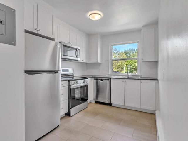 389 401 Yonge Street, Kingston, ON K7M 1G2 MetCap Living