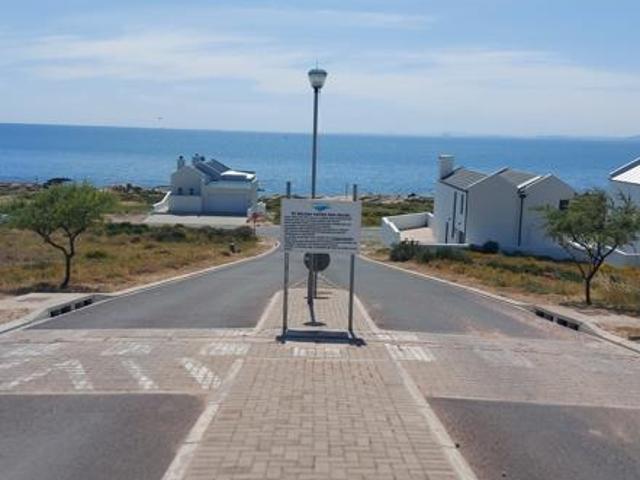 389 m² Land available in St Helena Views