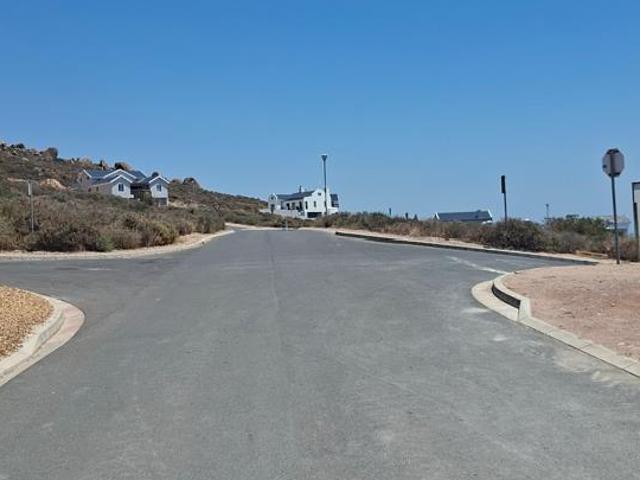 389 m² Land available in St Helena Views