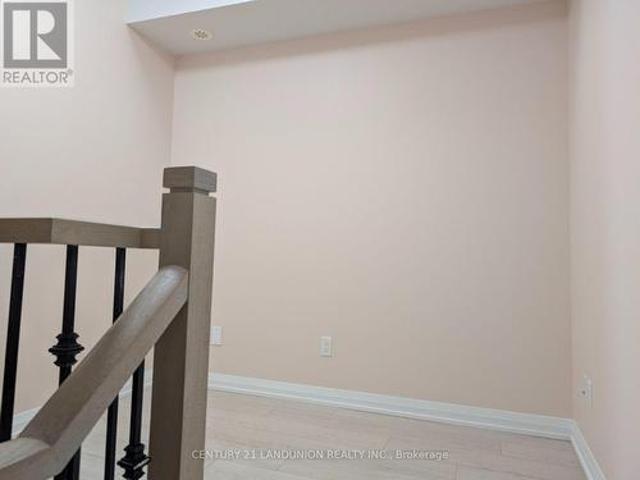 38 1050 Portage Parkway, Vaughan, ON, L4K 0K3 townhouse for lease | Listing ID N13552 | Royal LePage