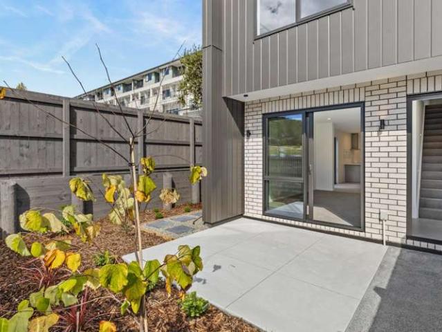 38 Wakaturia Way, Glenfield, North Shore City