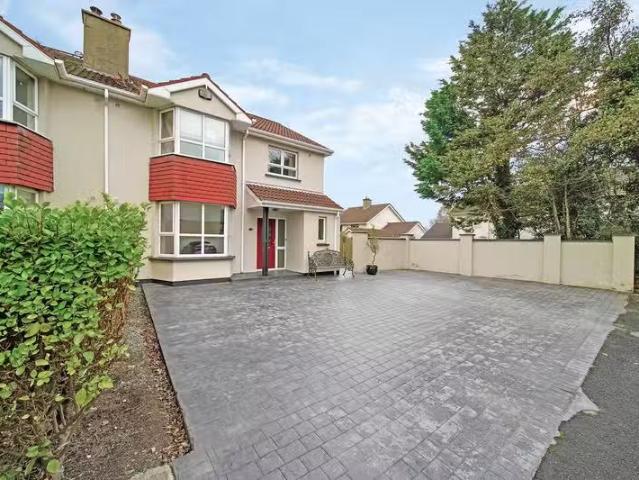38 Whitethorn Park, Letterkenny, Co. Donegal, F92FK5R is for s.