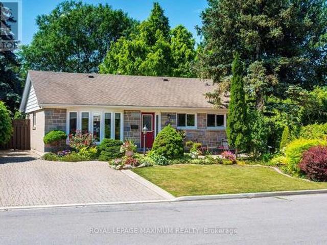 38 Abbey Road, Brampton, ON, L6W 2T8 house for sale | Listing ID W13691 | Royal LePage