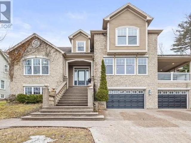38 Andrew Cobb Court, Bedford, NS, B4A 4J9 house for sale | Listing ID 202505 | Royal LePage