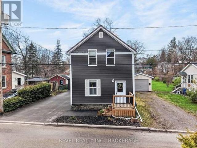 38 Bennett Street, Brockville, ON, K6V 2V8 house for sale | Listing ID X13446 | Royal LePage
