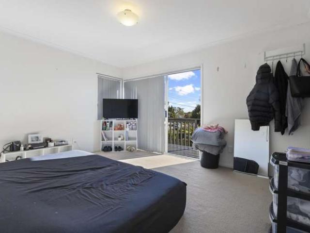 38 Beach Road, Te Atatu Peninsula, Waitakere City