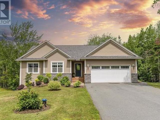 38 Coulter Crescent, Oakfield, NS, B2T 0N4 Luxury House for sale | Listing ID 202620 | Royal LePage Carriage Trade Luxury Properties