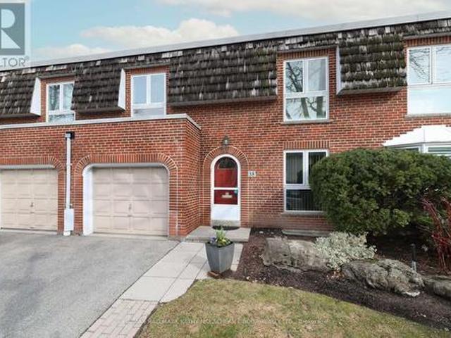 38 Crimson Millway, Toronto, ON, M2L 1T6 townhouse for sale | Listing ID C12963 | Royal LePage