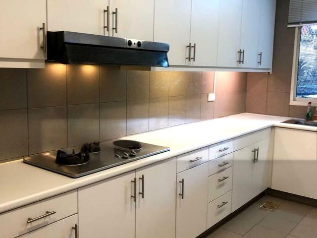 38 Draycott Drive D10, Apartment