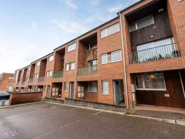 38 Elderwood Avenue, Boreenmanna Road, Ballintemple, Co. Cork.
