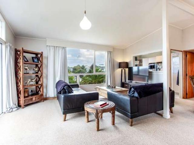 38 Hebron Road, Waiake, North Shore City