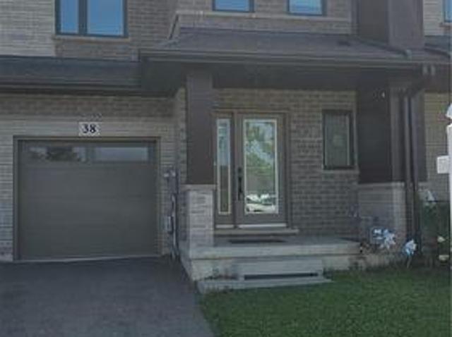 38 Jayla Lane, Smithville, ON, L0R 2A0 house for sale | Listing ID 40853 | Royal LePage