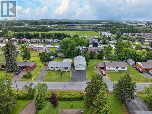 38 Laura Avenue, Lively, ON, P3Y 1A4 house for lease | Listing ID 2128 | Royal LePage