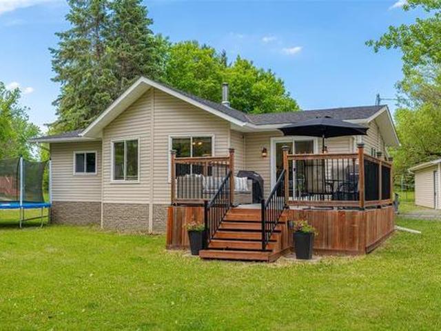 38 Lee Side Drive, Lac Du Bonnet, MB, R0E 1A0 house for sale | Listing ID 202613 | Royal LePage