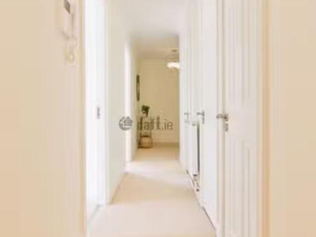 38 Merrion Court, Ailesbury Road, Dublin 4 is for rent