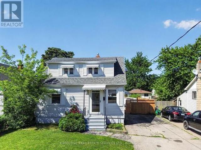 38 Parker Street, St. Catharines, ON, L2S 1C5 house for sale | Listing ID X13516 | Royal LePage