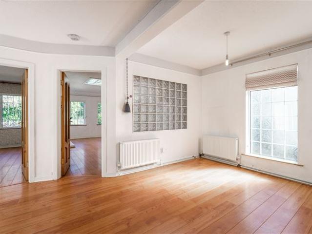 38 Prospect Lawn, The Park, Cabinteely, Dublin 18 Brady & McCarthy Estate Agents 4914 MyHome. Ie Residential