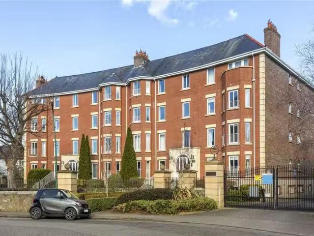38 Radcliff Hall, St John's Road, Dublin 4, Co. Dublin, D04F78.