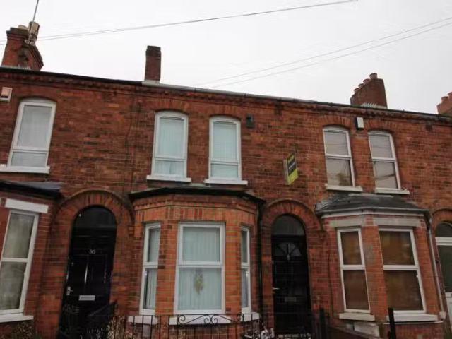 38 St Albans Gardens