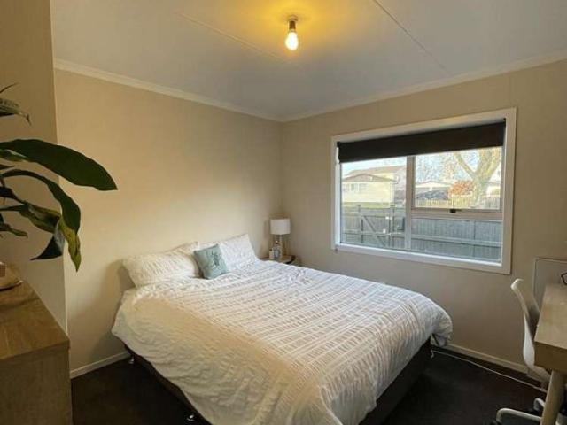 38 Suzanne Grove, Kelvin Grove, Palmerston North City