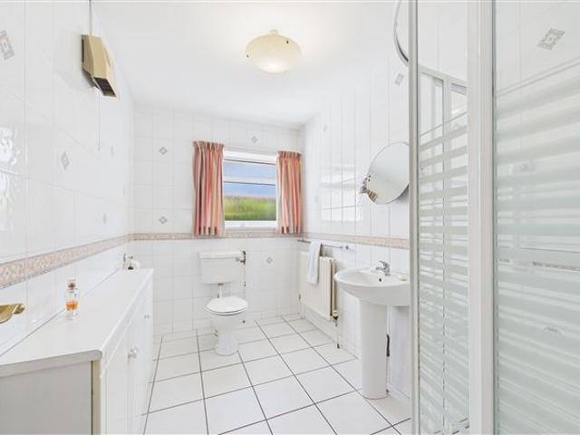 390,000 | 14 Dunmore Avenue, Riveriew, Waterford City, Waterford RE/MAX Property Specialists 4991 MyHome. Ie Residential