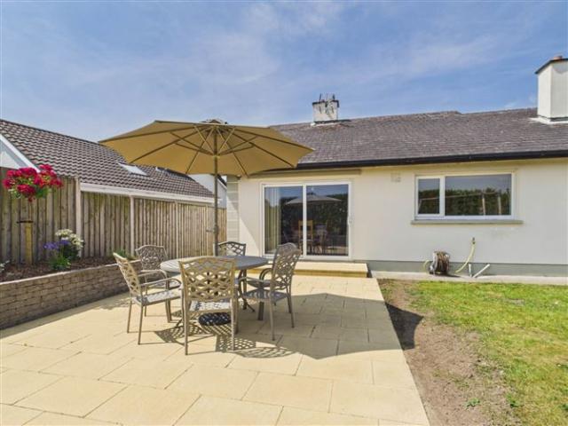 390,000 | 12 White Castle Lawns, Athy, County Kildare Connaughton Auctioneers 5016 MyHome. Ie Residential