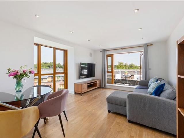 390,000 | 133 Knockmaree, Chapelizod, Dublin 20 Sherry FitzGerald Lucan 5009 MyHome. Ie Residential