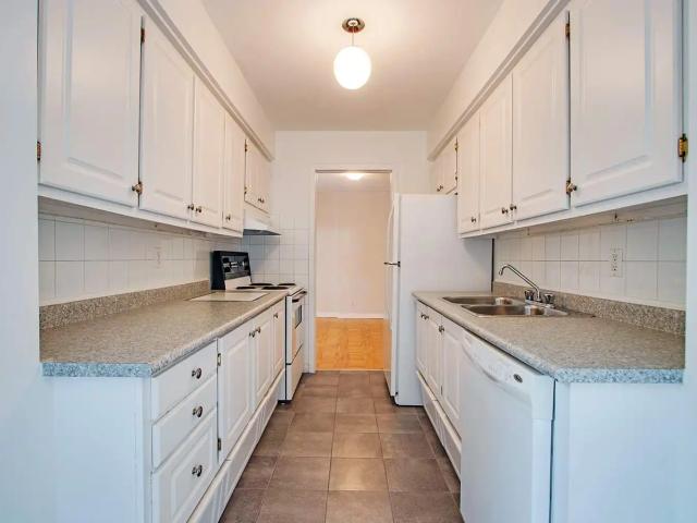 390 400 Woodsworth Road
