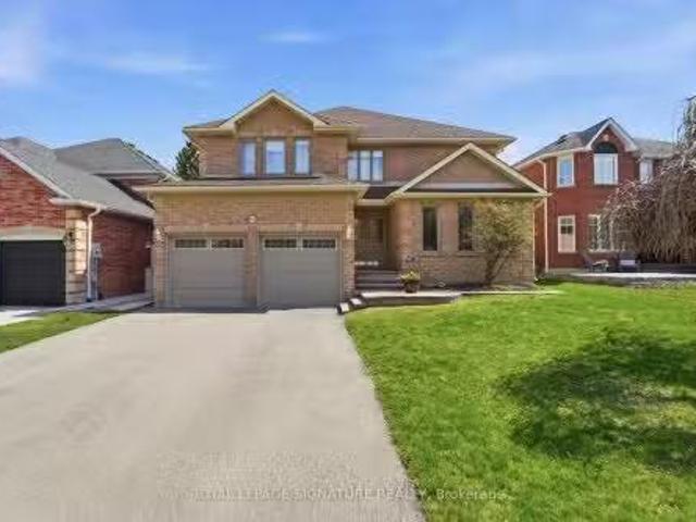 390 Binns Avenue, Newmarket, ON, L3X 1T7 house for sale Lis.