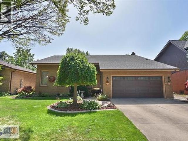 3915 Villa Borghese Drive, Windsor, ON, N9G 2K3 house for sale | Listing ID 26015 | Royal LePage