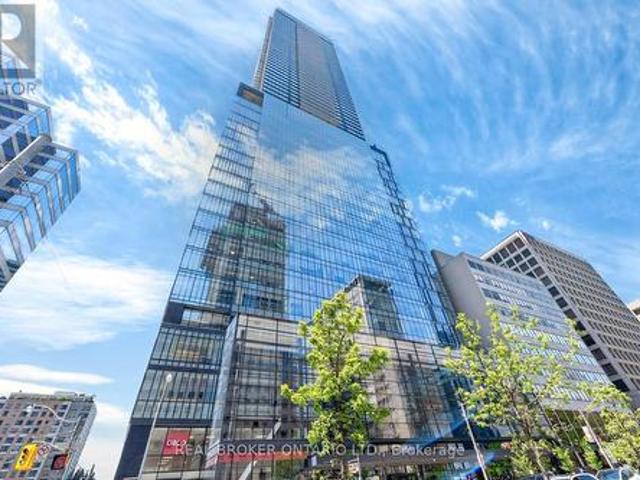 3912 University Avenue, Toronto, ON, M5G 0C1 condo for sale | Listing ID C13212 | Royal LePage